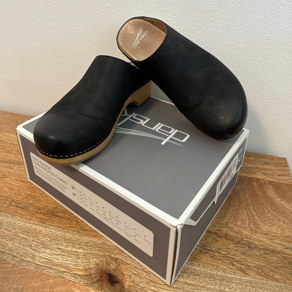 Dansko Brenda Black Burnished Suede Clogs Mules Size 39 8.5-9